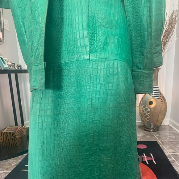 Croc-Embrossed Lambskin Pencil Skirt and Jacket - Picture 11 of 16